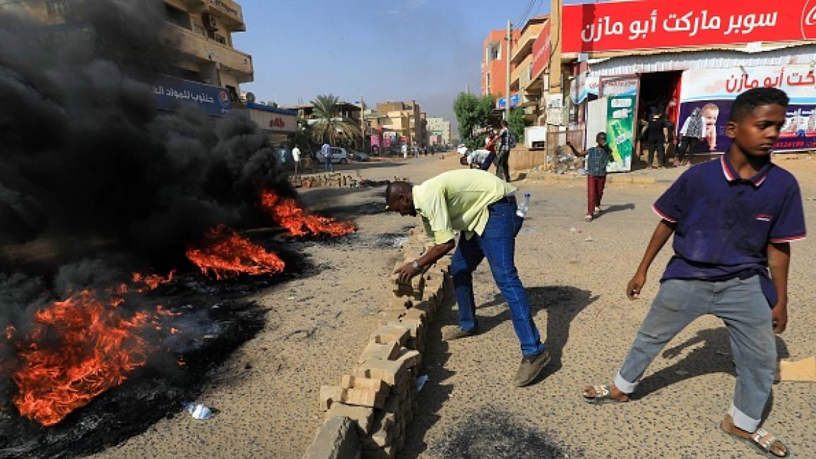 تظاهرات رفضاً للانقلاب في السودان (فرانس برس)