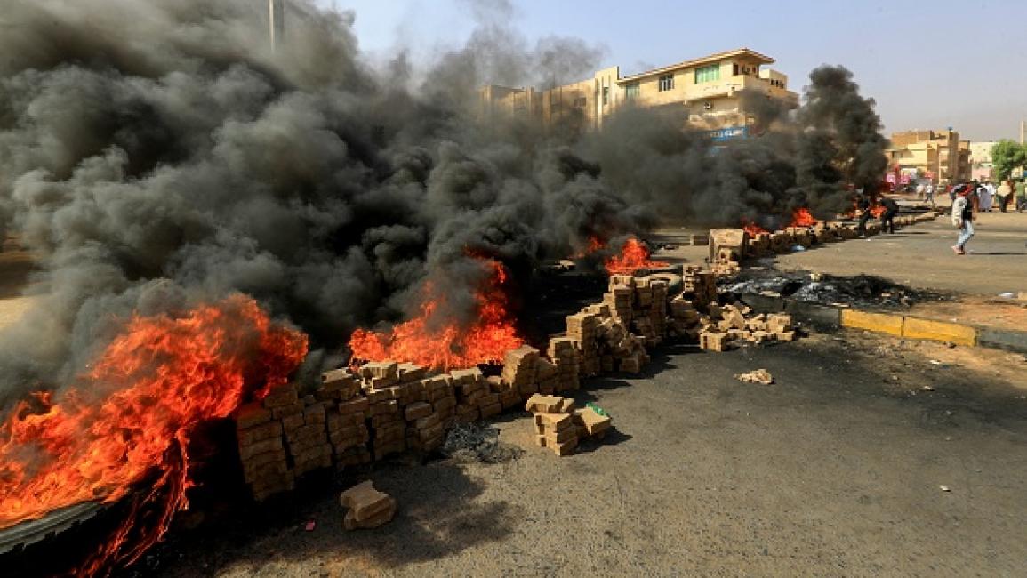 تظاهرات رفضاً للانقلاب في السودان (فرانس برس)