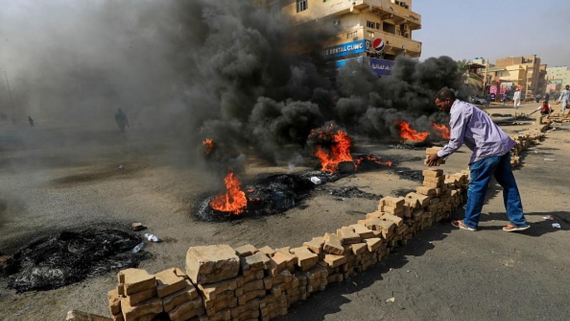 تظاهرات رفضاً للانقلاب في السودان (فرانس برس)