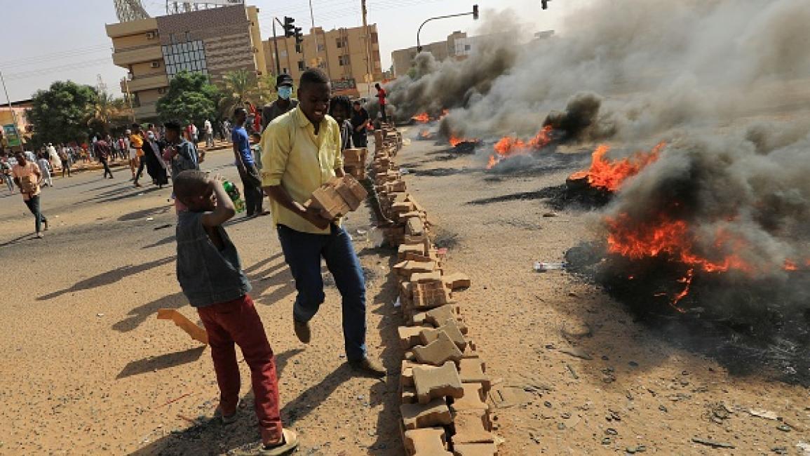 تظاهرات رفضاً للانقلاب في السودان (فرانس برس)