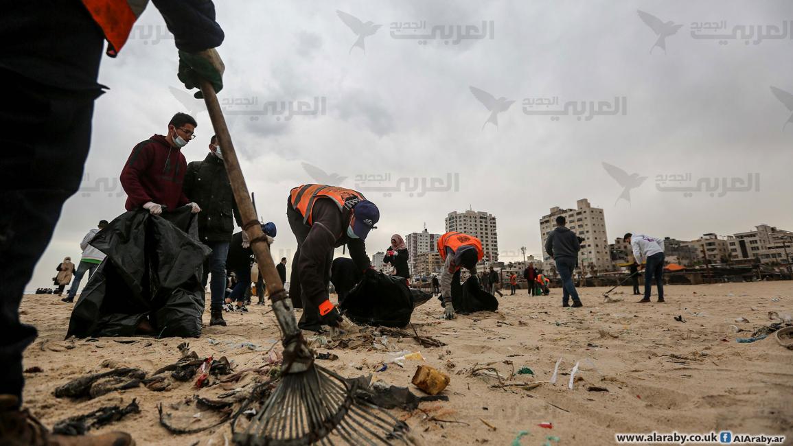 مبادرة تطوعية في غزة لتنظيف الشاطئ