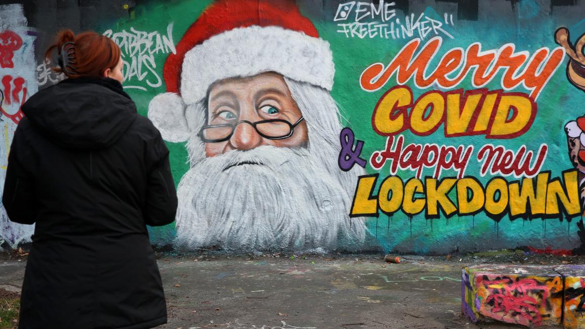 بابا نويل يهنئ الألمان بإقفال عام جديد (آدم بيري/ Getty)