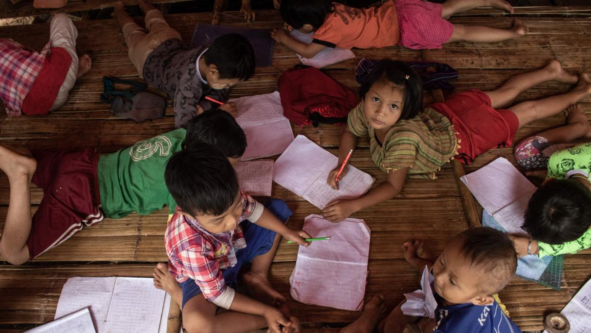 مدرسة مؤقتة في ميانمار (فرانس برس)