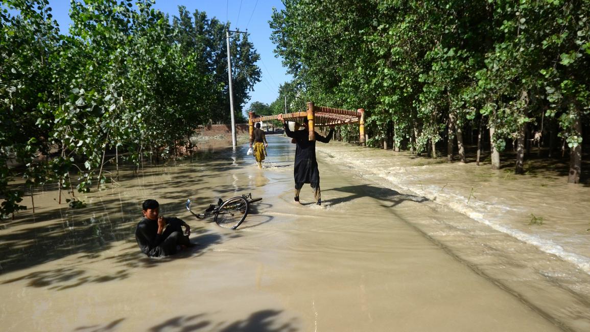 "ثلث البلاد غارق تحت المياه نتيجة الفيضانات" حسب ما ذكرته وزارة التغير المناخي الباكستانية (حسين علي/الأناضول)