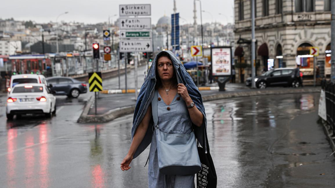 الأمطار الغزيرة تعطل حركة السير في إسطنبول