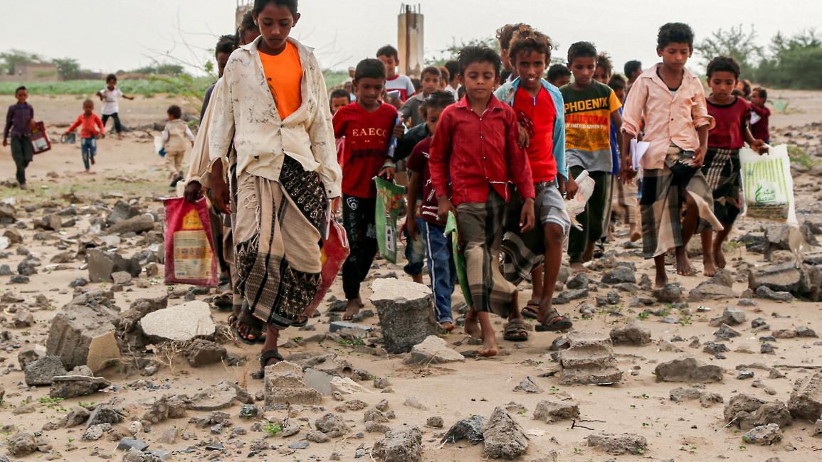 الطريق إلى المدرسة معاناة إضافية في اليمن (خالد زياد/ فرانس برس)