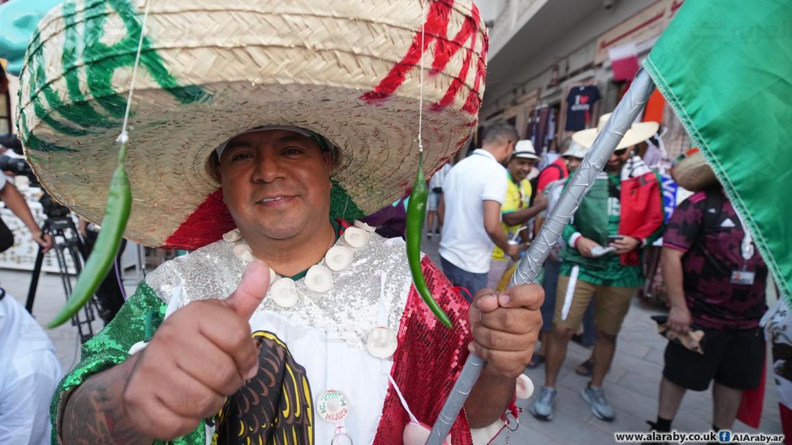 مشجع مكسيكي. (تصوير: حسين بيضون)