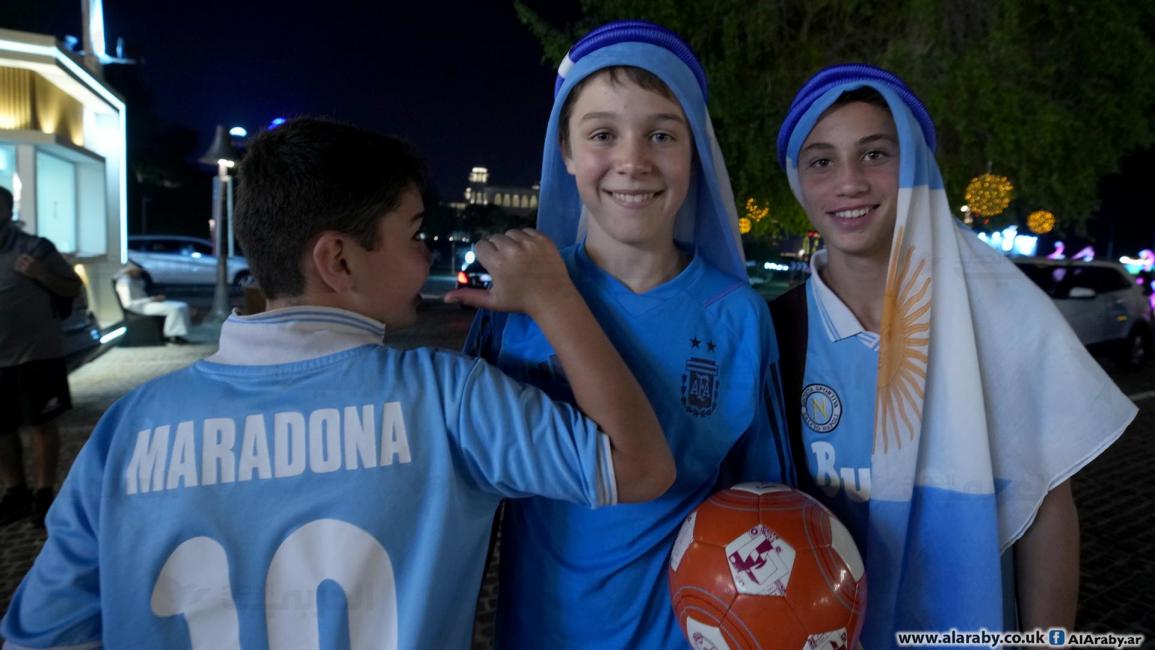 مشجعين أرجنتينيين. (تصوير: حسين بيضون)