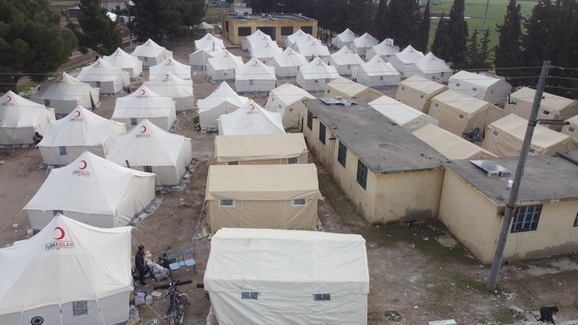 الخيام مأوى آلاف المتضررين من الزلزال في جنديرس السورية
