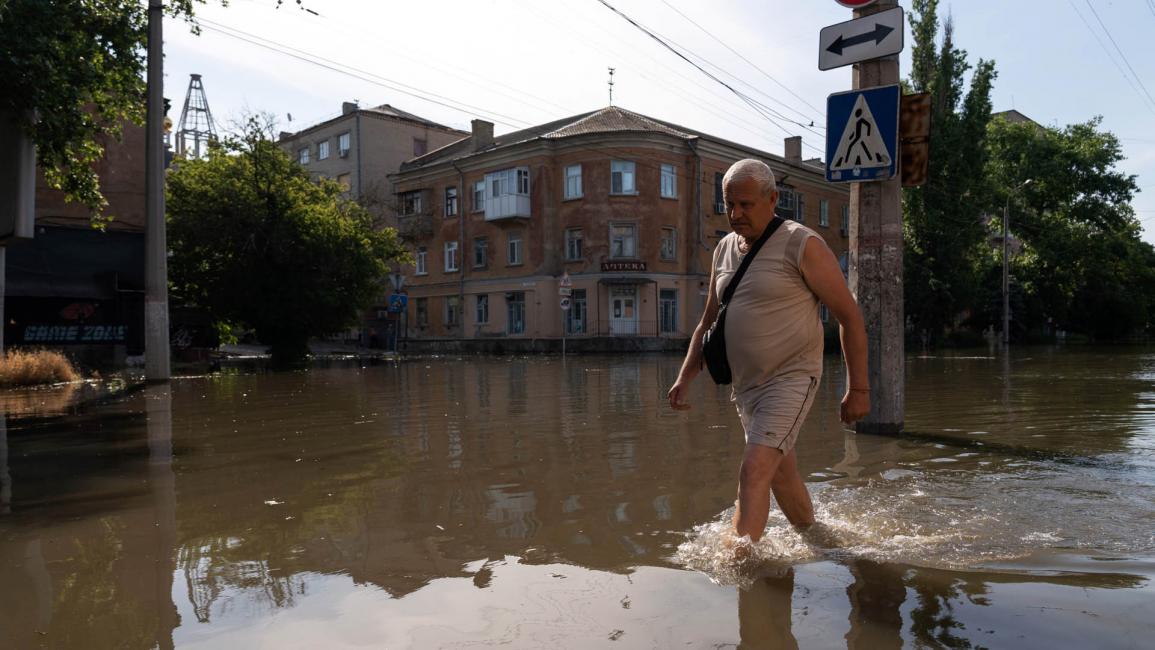 عمليات إجلاء للمدنيين بعد تدمير سد كاخوفكا الأوكراني