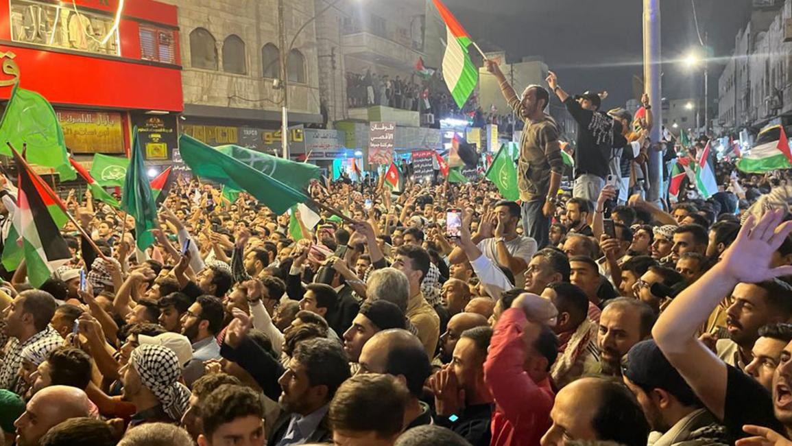 أردنيون ينظمون مسيرة حاشدة دعماً لفلسطين (ليث الجنيدي/الأناضول)