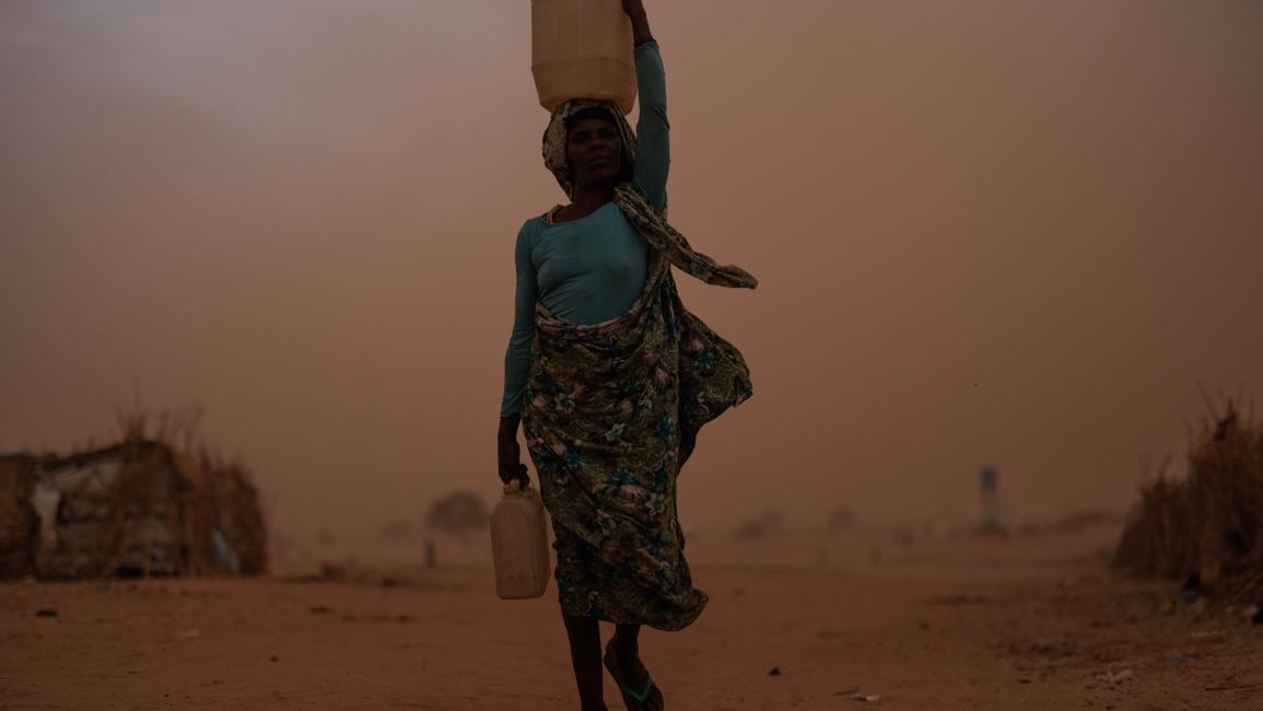 مشقة تأمين الأساسيات (دان كيتوود/ Getty)