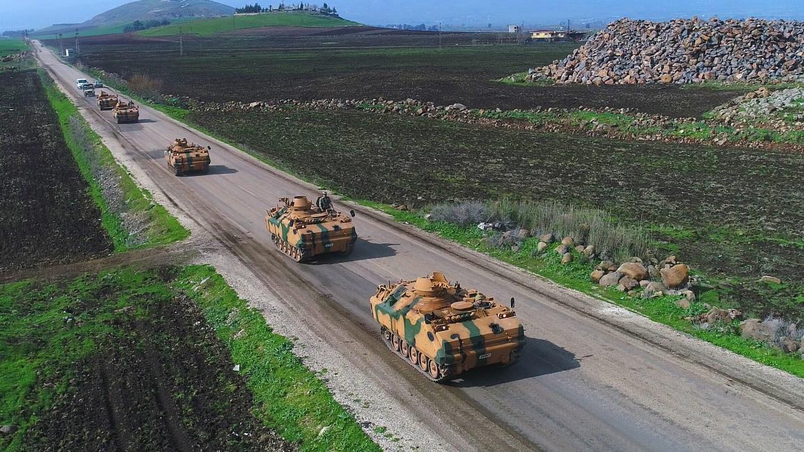 عربات عسكرية تركية في هاتاي في طريقها للمشاركة في "غصن الزيتون" ضد "العمال الكردستاني" في عفرين السورية (14/22018 الأناضول)  