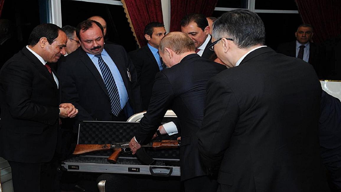 بوتين يقدم هدية للسيسي