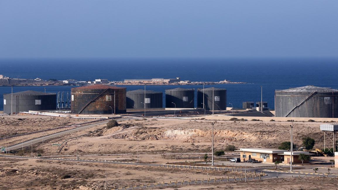 من أحد الموانئ النفطية في ليبيا