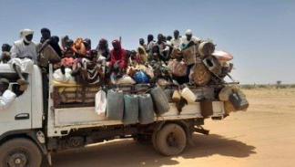 سودانيون ينزحون من الفاشر