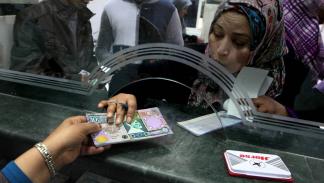 داخل البنك المركزي في طرابلس، 17 مارس 2011 (محمود تركية/ فرانس برس)