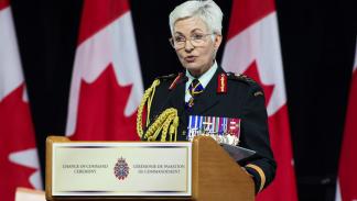 جيني كارينيان خلال مراسم تعيينها لقيادة الجيش الكندي أوتاوا 18/7/2024 (باتريك دويل/رويترز)