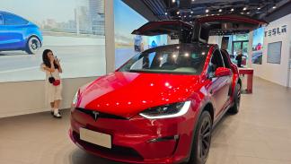 السيارات الكهربائية من تسلا في الصين/شنغهاي 10 مايو 2024 (Getty)