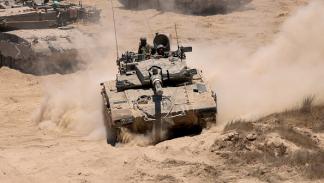دبابة إسرائيلية على الحدود مع قطاع غزة في 5 يونيو 2024 (Getty)