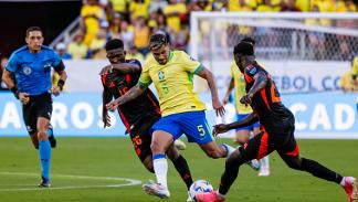 مواجهة كولمبيا والبرازيل في ملعب ليفي في 2 يوليو 2024 في كاليفورنيا (ريتشارد كاليس/Getty)