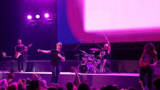 فرقة كايروكي في مهرجانات بيبلوس الدولية، 19 يوليو 2024 (أنور عمرو/ فرانس برس)