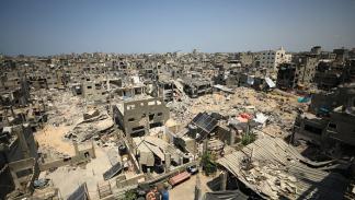 مشهد الدمار في مخيم جباليا شمالي غزة / 27 يوليو 2024 (Getty)