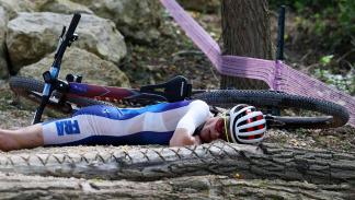 لوكومت بعد تعرضها لحادث أثناء سباق الدراجات، 28 يوليو 2024 (أليكس برودواي/Getty)