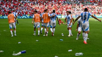 لاعبو الأرجنتين خلال مواجهة المغرب، 24 يوليو 2024 (أرنو فينيستر/Getty)