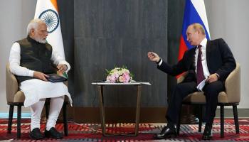 مودي يلتقي بوتين على هامش قمة منظمة شنغهاي بسمرقند، 16 سبتمبر 2022 (فرانس برس)