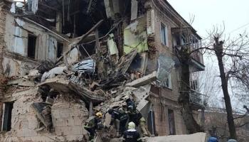 منزل تعرض للقصف الروسي في كريفي ريه جنوب أوكرانيا (Getty)