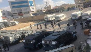الأمن الأردني يحاصر محتجون في الكرك (تويتر)