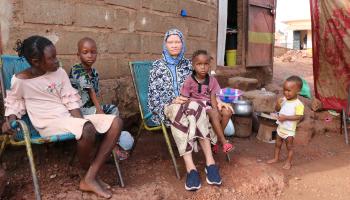 رقية امرأة مصابة بالمهق في مالي في أفريقيا 2 (الأناضول)