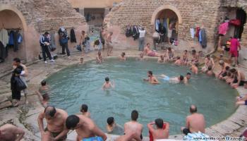 الحمامات المعدنية مورد مهم للسياحة في الجزائر (العربي الجديد)