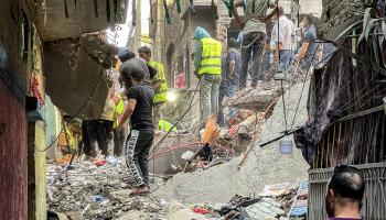 انهيار مبنى في حدائق القبة في القاهرة في مصر 2 (أحمد حسن/ فرانس برس)