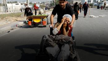 المئات يخلون المستشفى: الاحتلال طالب بإخلاء الشفاء خلال ساعة واحدة