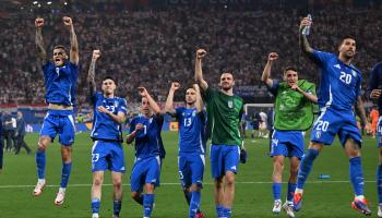 احتفل نجوم إيطاليا بالتأهل بعد التعادل مع كرواتيا في اليورو، 24 يونيو 2024 (خليل ساجيركايا/الأناضول)