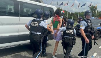 متظاهرة ضد زيارة نتنياهو اعتقلتها الشرطة قرب الكونغرس، 24 يوليو 2024 (العربي الجديد)