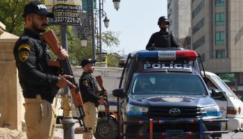 الشرطة الباكستانية متهمة بعدم ضبط الأمن في كراتشي (عاصف حسن/فرانس برس)
