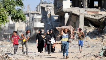 أعداد محدودة من عائلات مدينة غزة قررت النزوح (عمر القطا/فرانس برس)