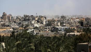 منازل فلسطينيين دمرها الاحتلال قرب ممر نتساريم وسط غزة، 21 فبراير 2024 (Getty)