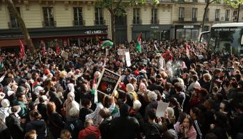 تظاهرة في باريس تنديدا بمجزرة رفح، 27 مايو 2024 (Getty)