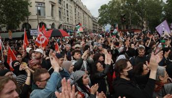 تظاهرة في باريس تنديدا بمجزرة رفح، 27 مايو 2024 (Getty)