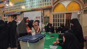 من مركز اقتراع في طهران خلال الانتخابات الرئاسية الإيرانية، 28 يونيو 2024 (فرانس برس)