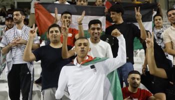 جرحى من غزة يدعمون منتخب فلسطين بلقاء الكويت، 15 أكتوبر 2024 (كريم جعفر/فرانس برس)