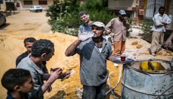 عمال مصريون (Getty)