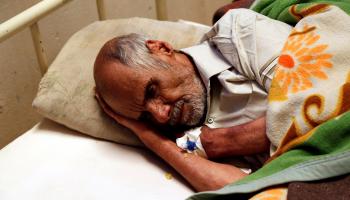يمني مصاب بالكوليرا في صنعاء - اليمن - مجتمع
