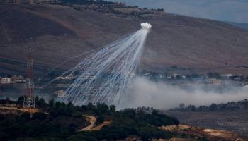 الفوسفور الأبيض الإسرائيلي على الحدود مع لبنان/ 12 نوفمبر 2023 (رويترز)