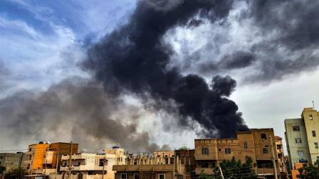 دخان يتصاعد بالعاصمة السودانية، الخرطوم 7 يونيو 2023 (فرانس برس)