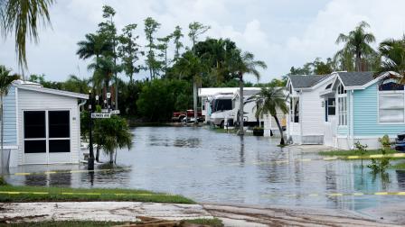 الفيضانات تغمر شواطئ ميامي في فلوريدا، يونيو 2024 (برووارد كولير/Getty)